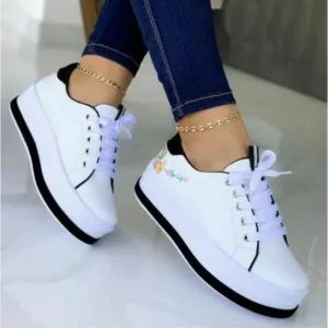 Holterdesigns Women'S Fashion Round Toe Thick Sole Shallow Lace-Up Casual Sneakers