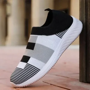 Holterdesigns Women Casual Knit Design Breathable Mesh Color Blocking Flat Sneakers