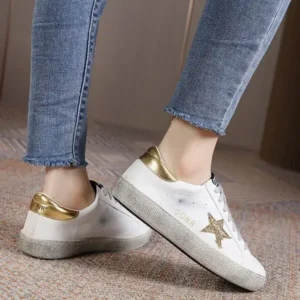 Holterdesigns Women Fashion Casual Plus Size Star Round Toe Sneakers