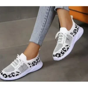 Holterdesigns Women Fashion Plus Size Spotted Mesh Breathable Round Toe Sneakers