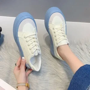 Holterdesigns Women Fashion Round Toe Lace-Up Sneakers