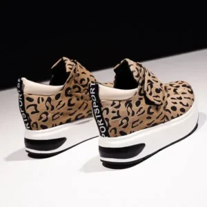 Holterdesigns Women Fashion Wedge Leopard Leopard Sneakers