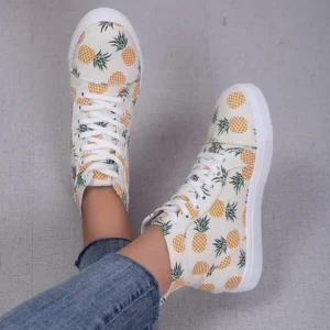 Holterdesigns Women Fashion Round Toe Lace-Up Pineapple Strawberry Flat Sneakers